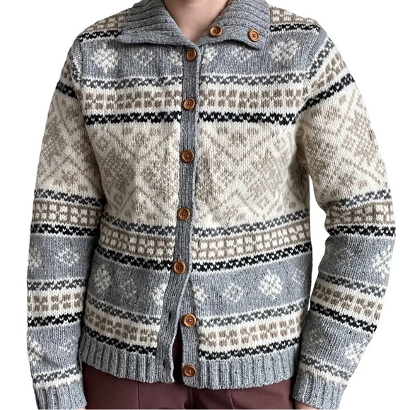 Eddie Bauer Sweaters - Eddie Bauer women’s fisherman wool sweater cardigan button front size small